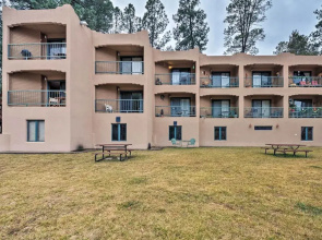 Cozy Ruidoso Condo by Grindstone Lake + Skiing!