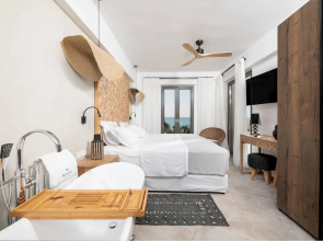 Mneme Suites & Villas