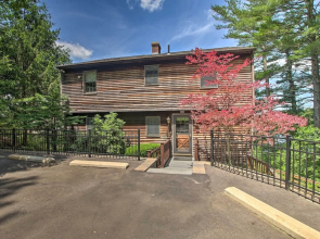 Waterfront New England House on Wickaboag Lake!