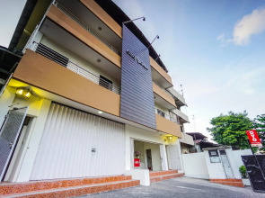 Super OYO 1838 COZY Home