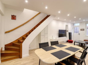 Maison Proches des Places Avec Stationnement