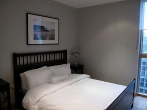 2 Bedroom Apartment In Popular Docklands