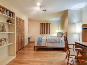Peaceful Bryson City Cabin w/ Hot Tub & Deck!