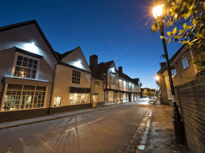 The Ostrich Inn London Heathrow