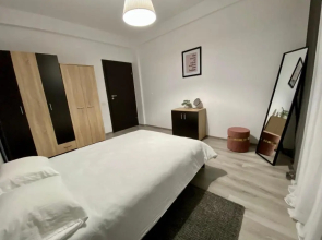 Lovely residential 1 bedroom flat with indoor pool