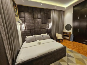 Katus Hyatt Luxury Apartment