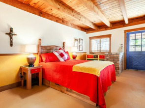 Casita Del Sol Charming Private Studio Studio Bedroom Cabin by RedAwning