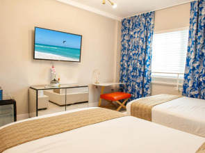 Oceanside Hotel and Suites