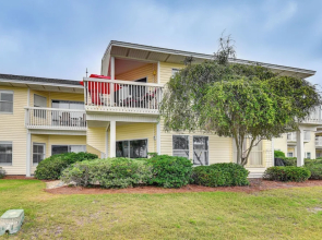 Destin Ground-level Condo w/ Private Beach Access
