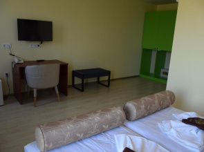 Therma Camp And Pool
