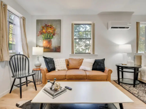 2 Mi to East Atlanta Village: Cozy Studio w/ Porch