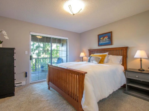 Gorge View 365 4 Bedroom Home by RedAwning