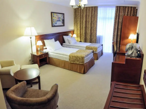 Отель Вэйлер