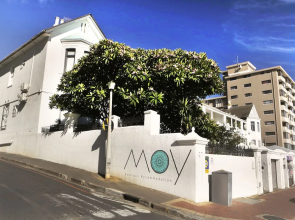 MOY Guesthouse & Backpackers - Hostel