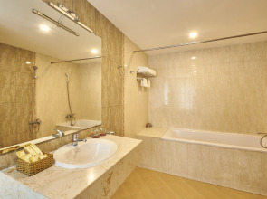 Sai Gon's Book Hotel - The Airport Front