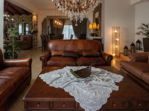 Luxury Villa Golden Crest with pool
