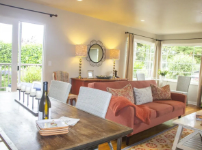 Charming Kismet Cottage! Aquarium Passes Included