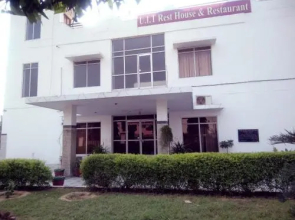 UIT Rest House And Restaurant Hotel