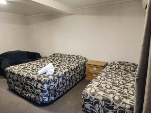 Crusoe's Motel