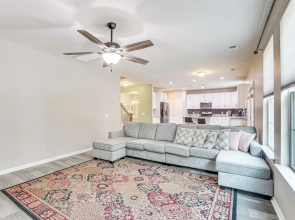 Pet-friendly Ladson Home: 23 Mi to Charleston!