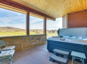 Hot Tub & Mtn Views: Townhome in Granby!