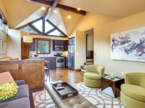 Frisco Condo w/ Rooftop Deck: Walk to Main St!