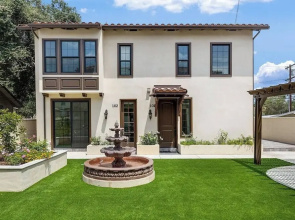 Luxurious Pasadena Home w Parking Near Old Town