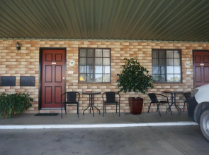 Miles Outback Motel