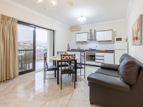 Pool and Sea, charming Merill Apart 4