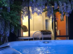 Distinctive Lakeview Townhouse