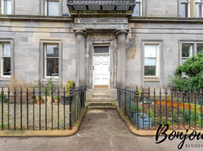 Central Cozy 2BR-1BA near Princes Street