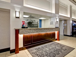 Hampton Inn & Suites by Hilton Calgary-Airport