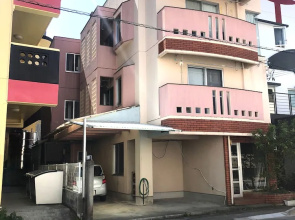 Chatan Tall House