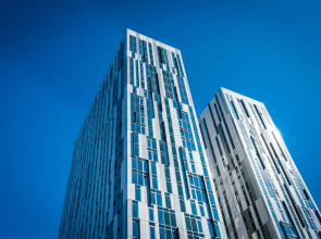Contemporary 1 Bed Apartment Media City