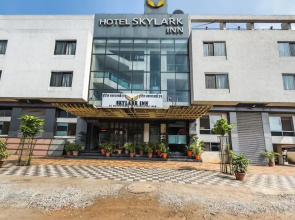 Hotel Sky Lark Inn