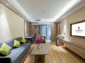 Jinming Rezen Select Hotel (Qinhuangdao)