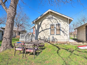 Georgetown Vacation Rental Close to Town Square!