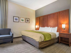 Holiday Inn Express & Suites