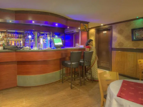 Hyde Park Hotel
