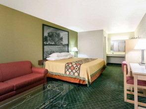 Super 8 by Wyndham Fredericksburg