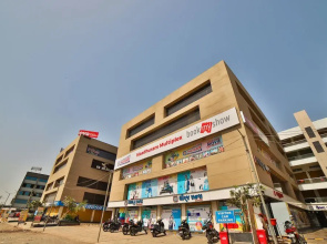 OYO Flagship 27974 Madhuram Arcade