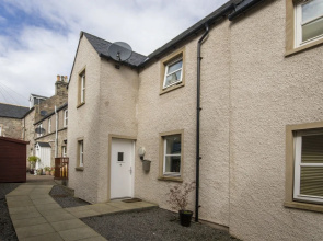 4 Varis Apartments