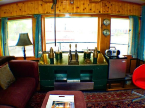 The Covington Houseboat