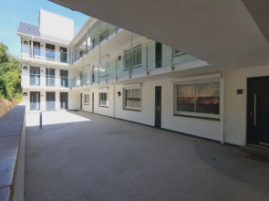 2 Poundstone Court