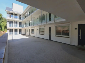 2 Poundstone Court