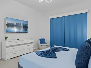 Luxurious 9BR Paradiso Pool, Cinema & Game Room