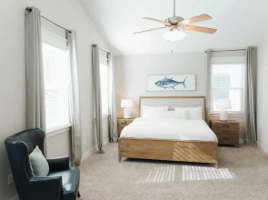 Somewhere on the Beach by Avantstay Golf Cart + Bikes, Pool Access, Beach