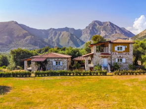 Siar The Large Villa