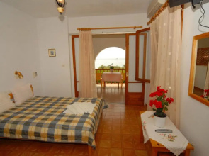 Villa Zaharo and Lilian Apartments