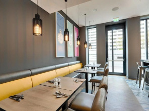 Отель Premier Inn Berlin Alexanderplatz